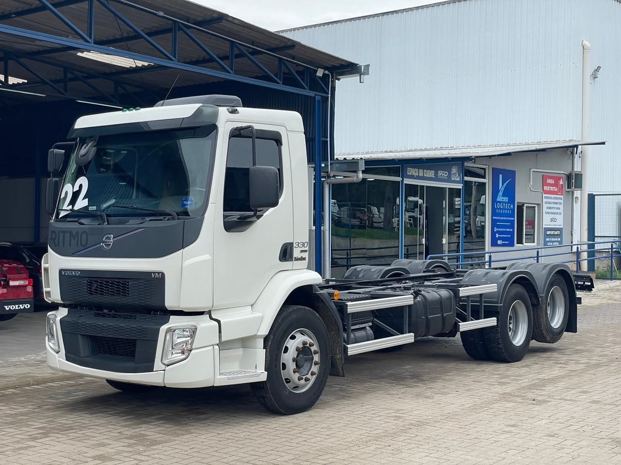 VOLVO VM 330 6x2 2p (diesel)(E5)
