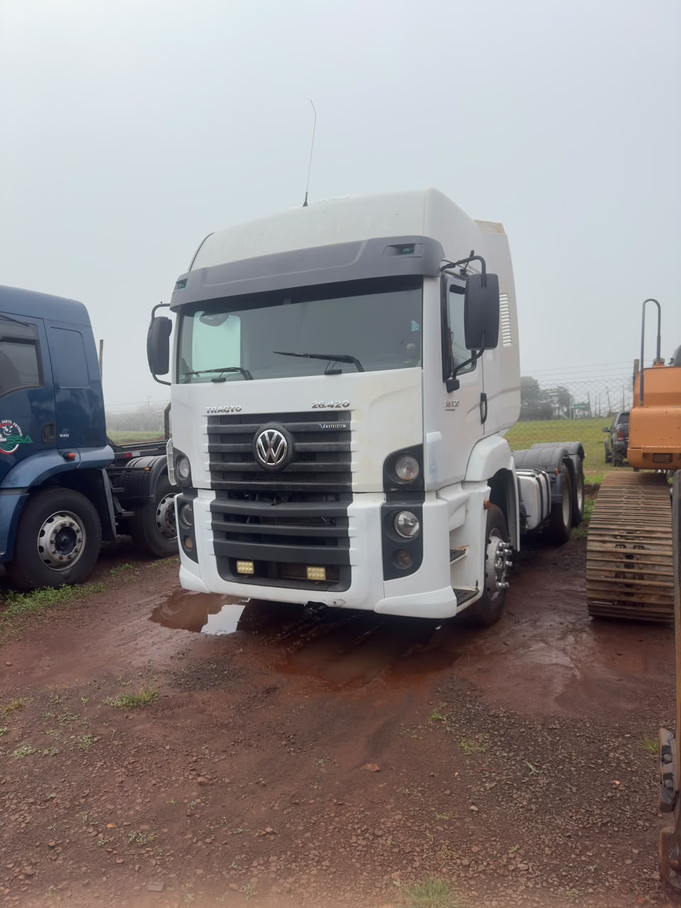 VOLKSWAGEN 26-420 E Constel. 6x4 2p (diesel)(E5) 2014