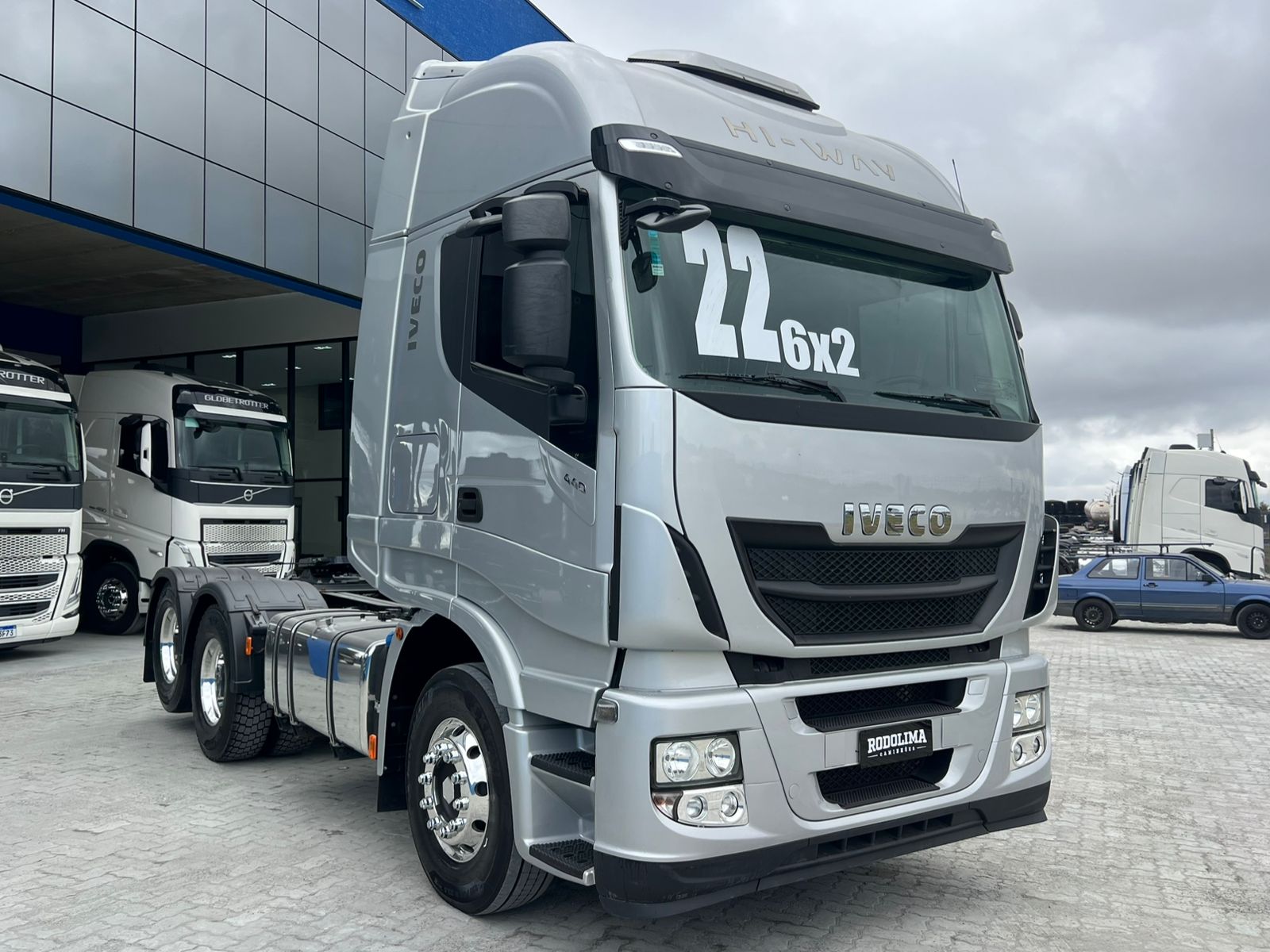 IVECO STRALIS HI-WAY 600-S44T 6x2 2022 em CURITIBA/PR
