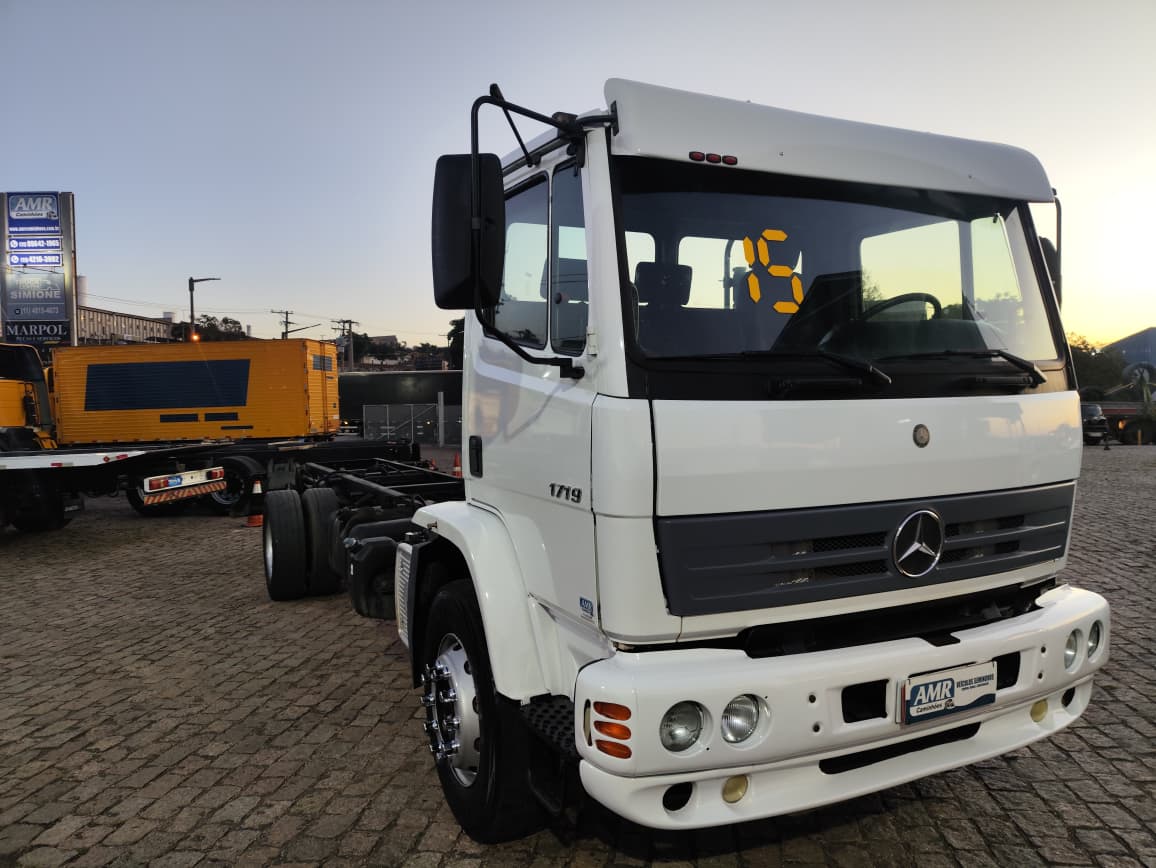 MERCEDES-BENZ Atron 1719 2p (diesel)(E5) 2015