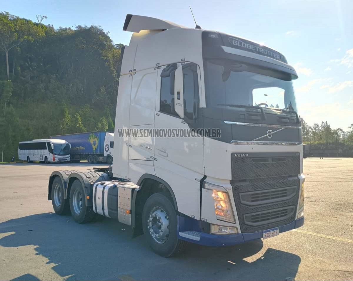 VOLVO FH-540 GLOBETROTTER 6x4 2p 2021 em ARAQUARI/SC