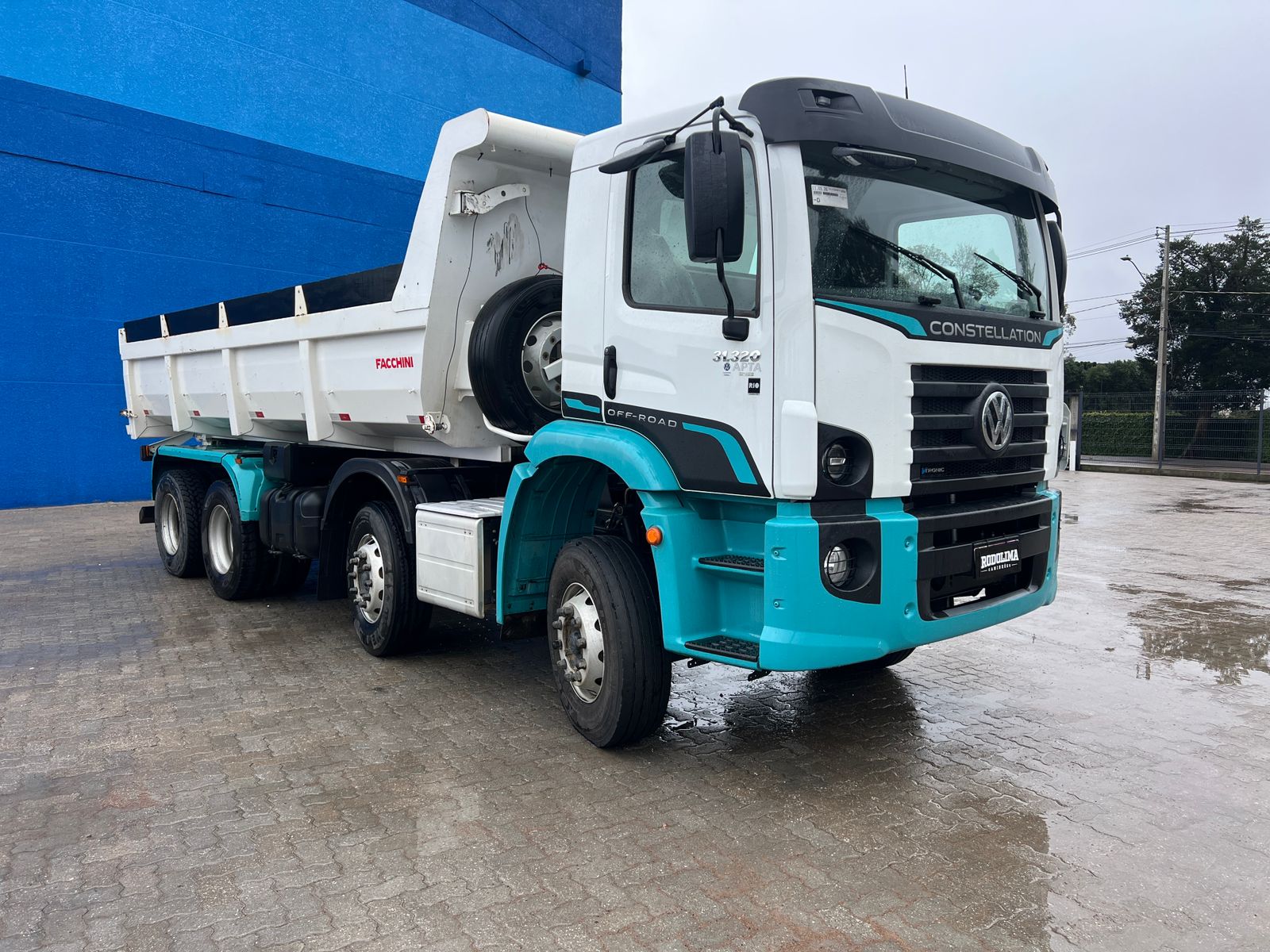 VOLKSWAGEN 31-320 Constellation 6x4 2p (diesel)(E6)