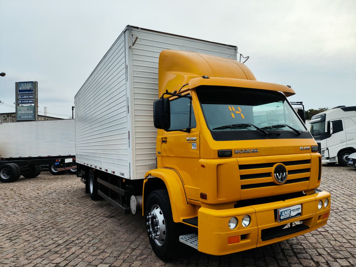 VOLKSWAGEN 15-190 E Worker 2p (diesel)(E5) 2014 Amarelo, 628.000 km, R$ 220.000 - JUNDIAÍ