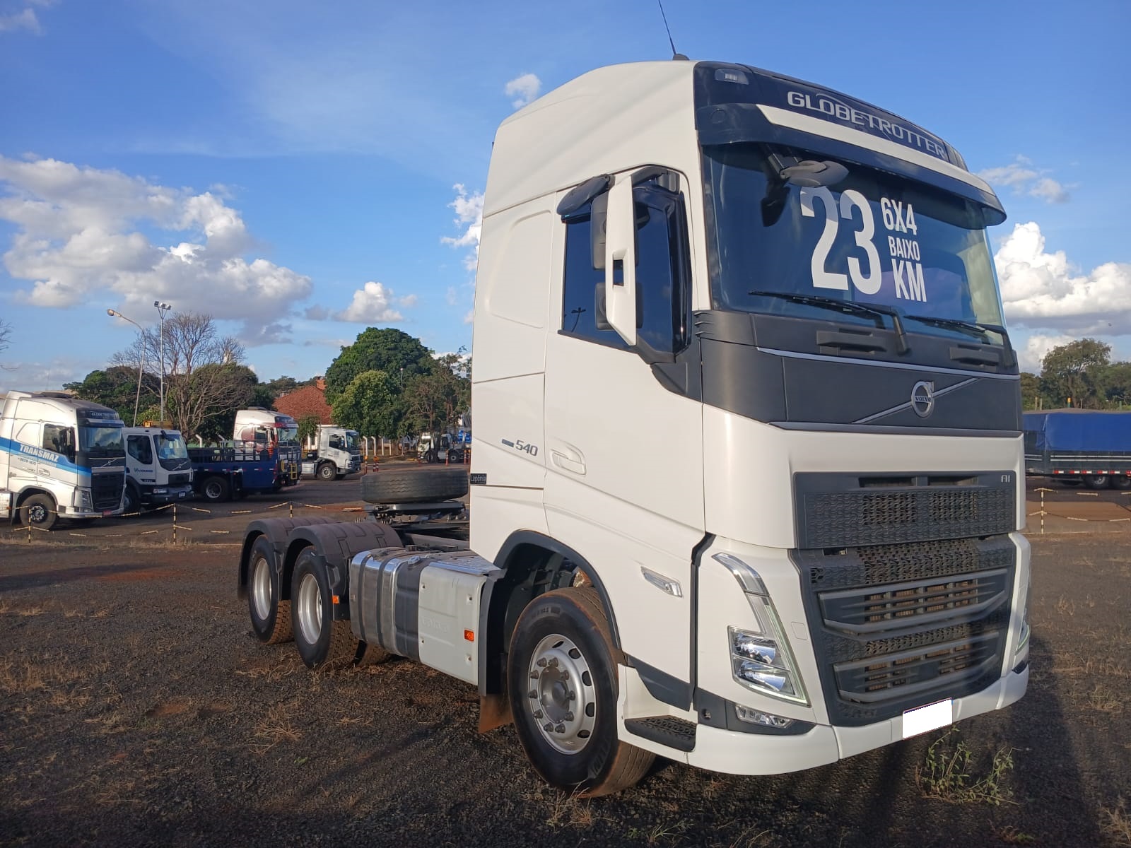 VOLVO FH-540 GLOBETROTTER 6X4 2p (diesel) (E6) 2023 Branco, 226.265 km, R$ 730.000 - RIBEIRÃO PRETO
