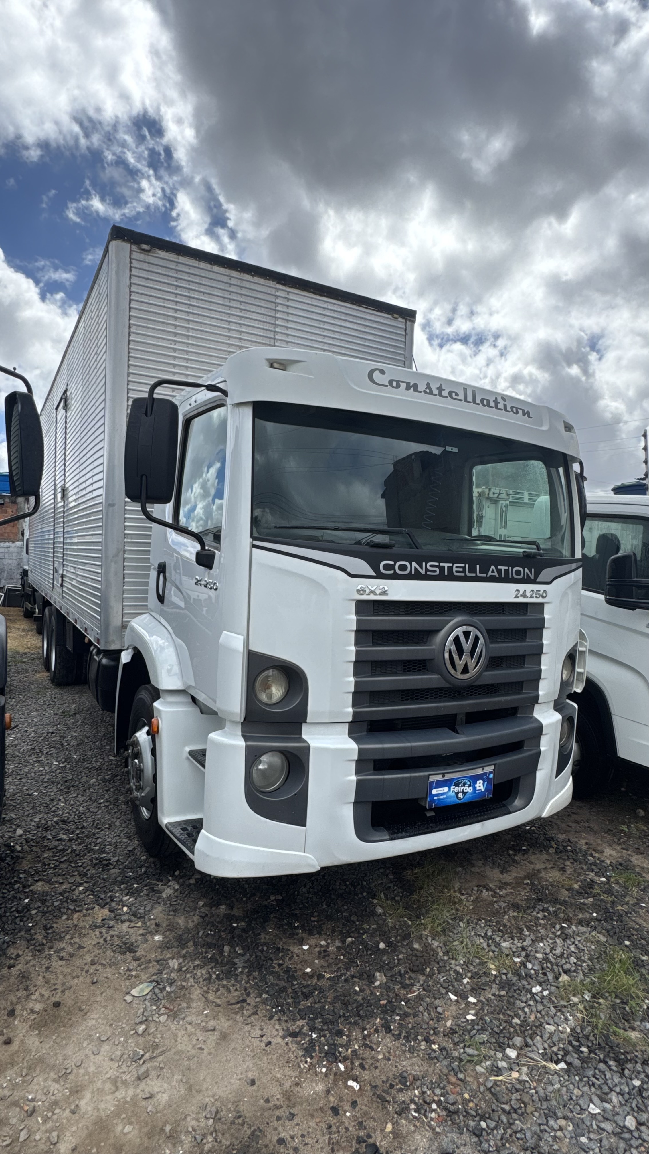 VOLKSWAGEN 24-250 E Constellation 3-Eixos 2p (diese 2011 em FEIRA DE SANTANA/BA