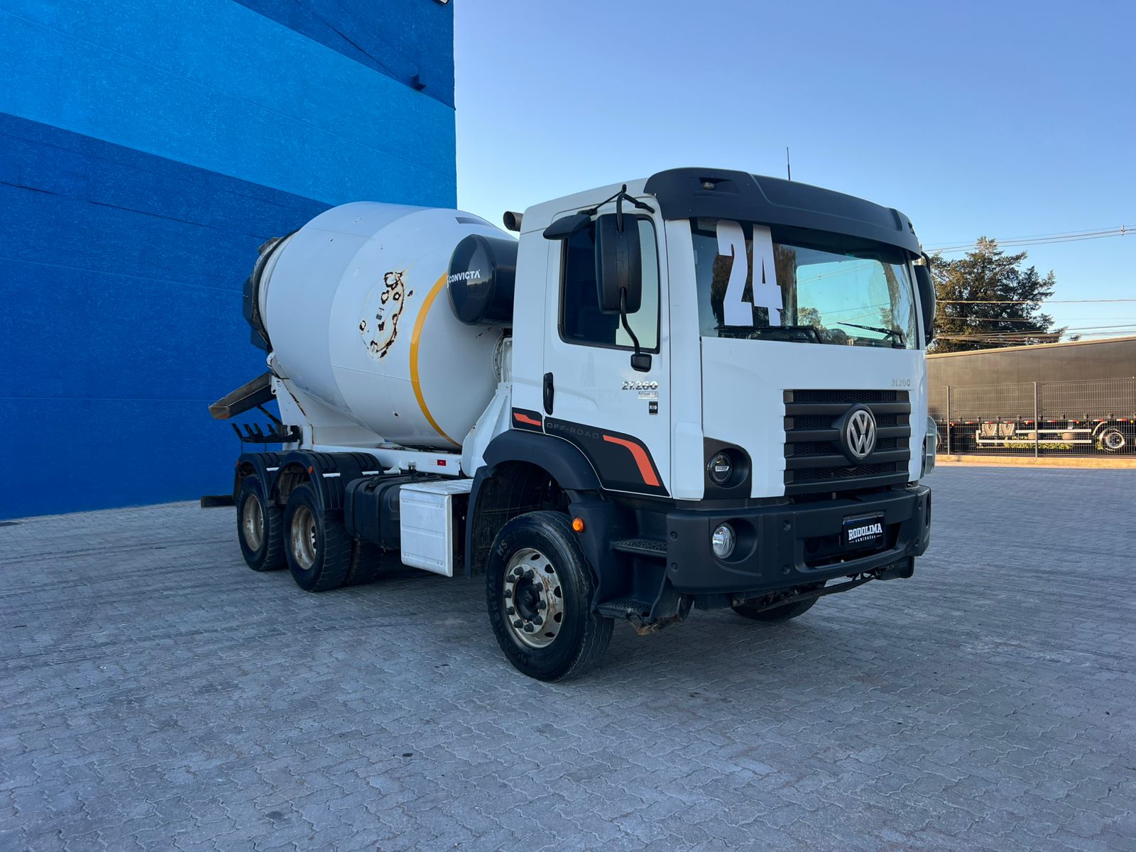 VOLKSWAGEN 27-260 Constellation 6x4 2p (diesel)(E6)
