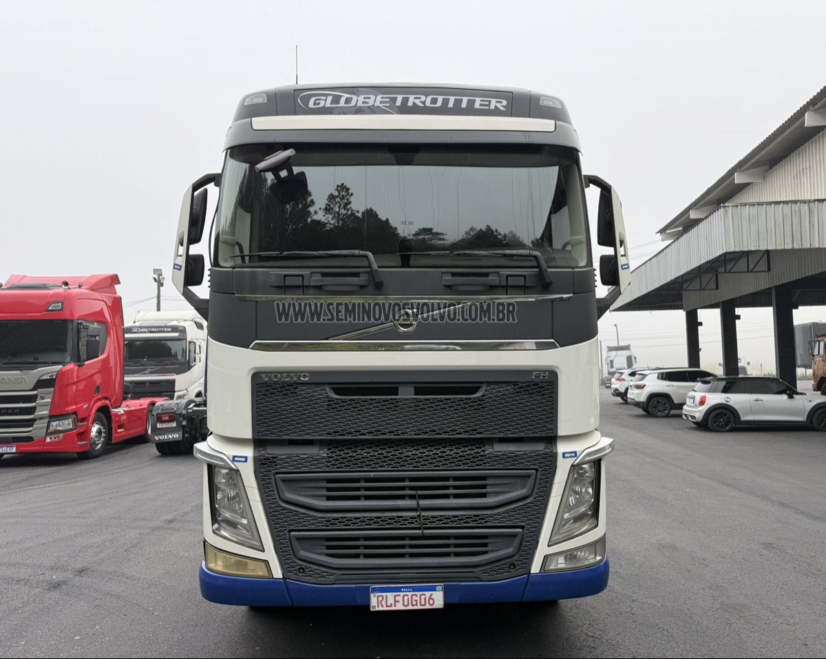 VOLVO FH-540 GLOBETROTTER 6x4 2p 2021 em ITAJAI/SC
